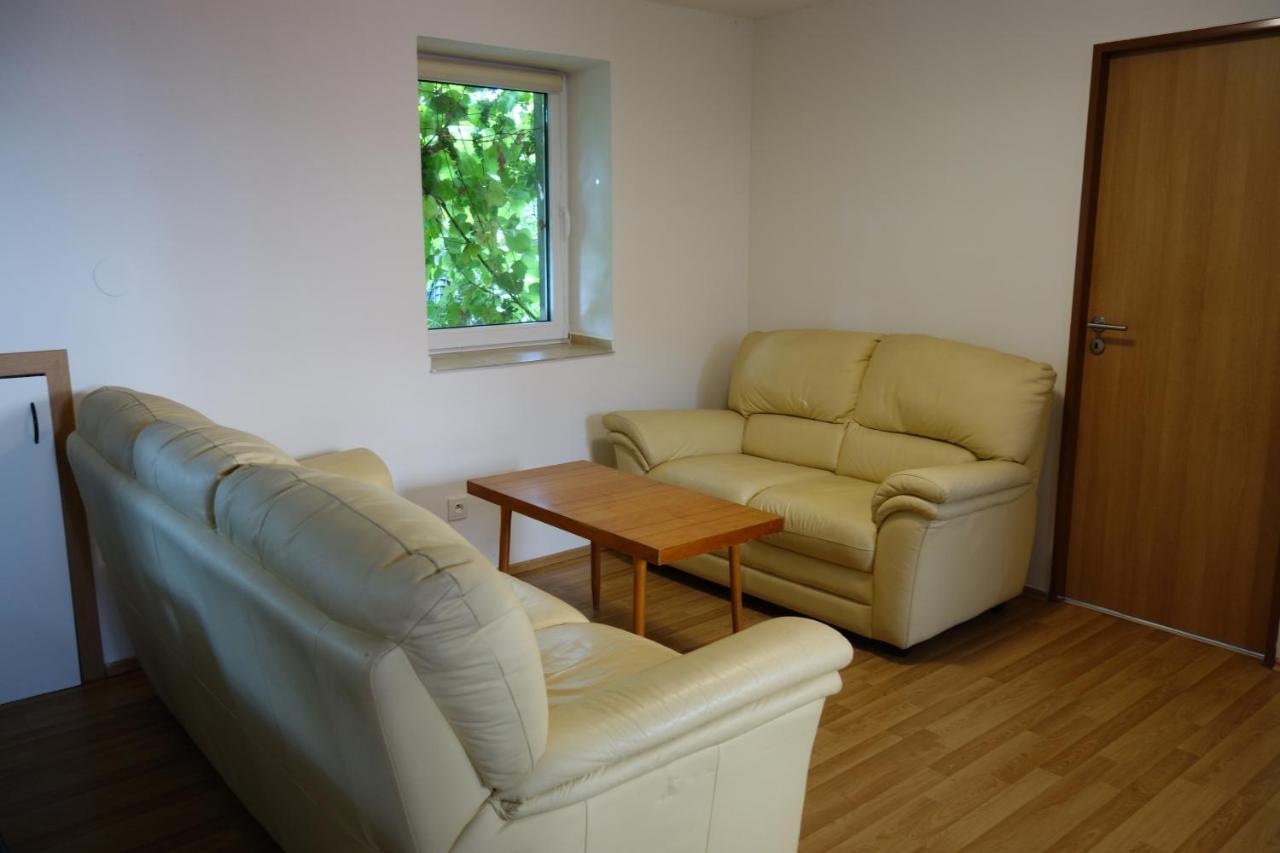 Apartman Hulin, Chrastany - Bily Екстер'єр фото