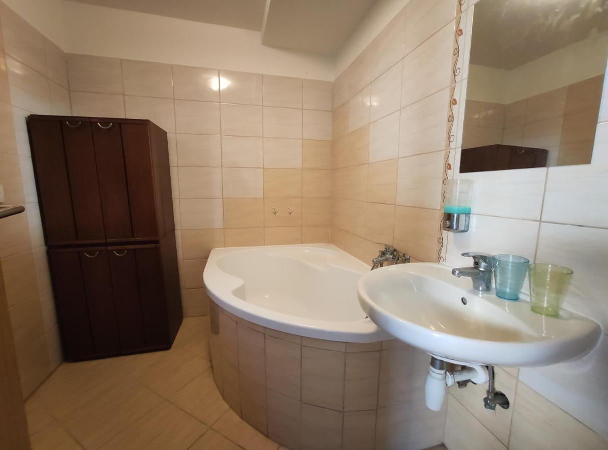 Apartman Hulin, Chrastany - Bily Екстер'єр фото