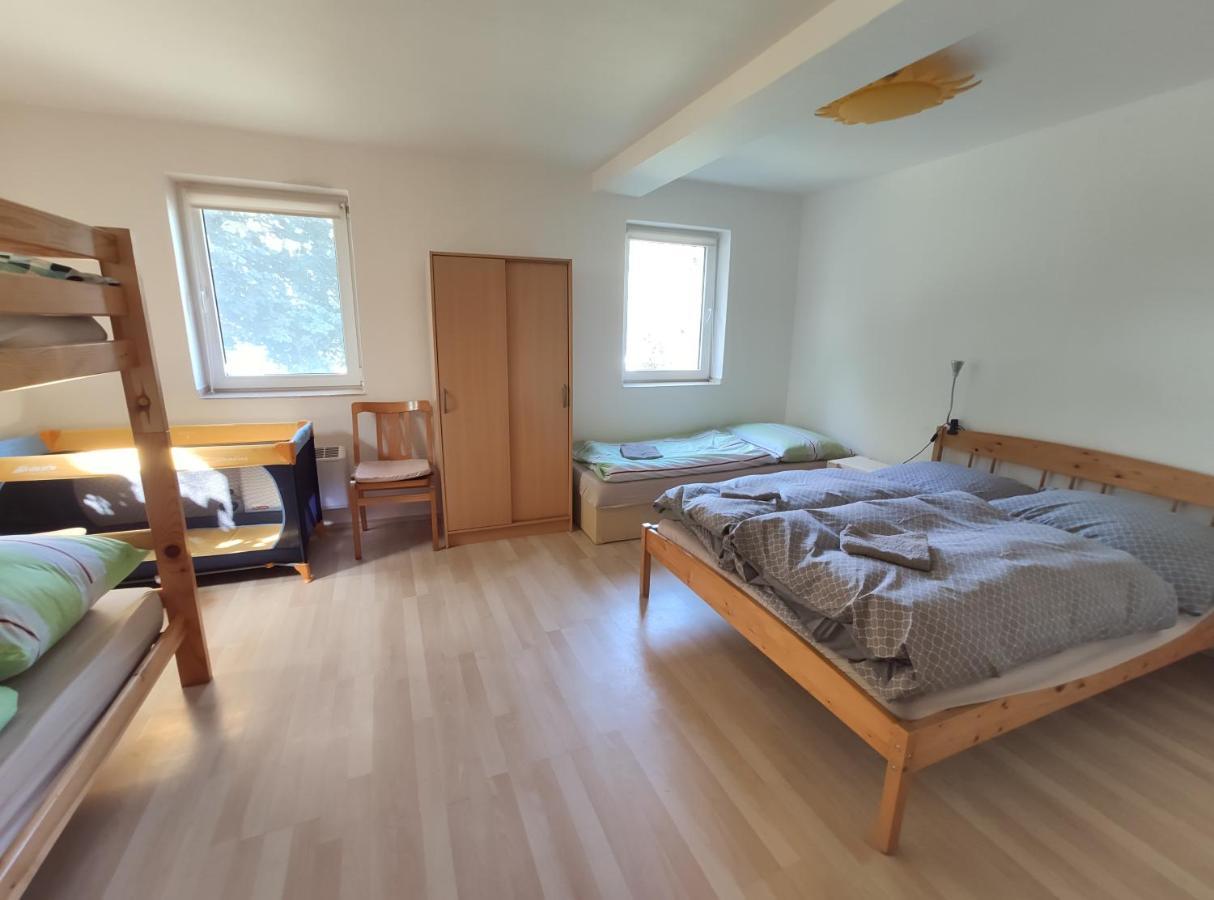 Apartman Hulin, Chrastany - Bily Екстер'єр фото